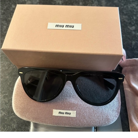 Miu Miu Black Sunglasses - Picture 4 of 7